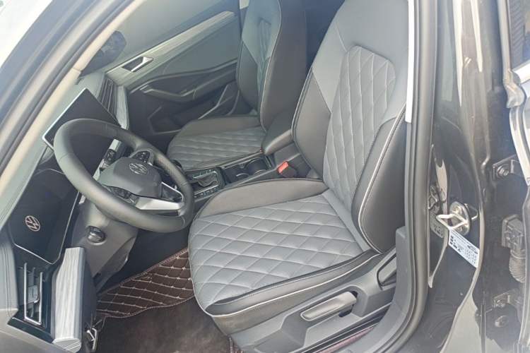 Used Volkswagen Sagitar 2023 300TSI DSG Excellence Edition Left Front Seat