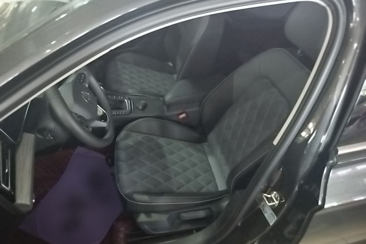 Used Volkswagen Sagitar 2023 300TSI DSG Excellence Edition Left Front Seat