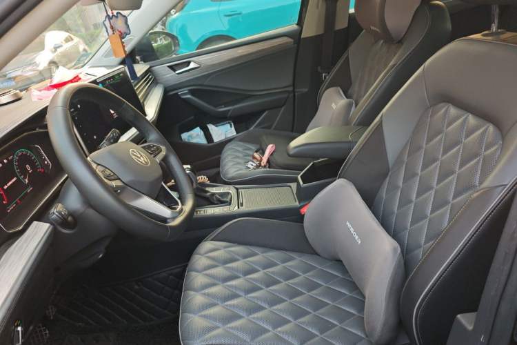 Used Volkswagen Sagitar 2023 300TSI DSG Excellence Edition Left Front Seat
