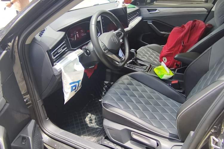 Used Volkswagen Sagitar 2023 300TSI DSG Excellence Edition Left Front Seat