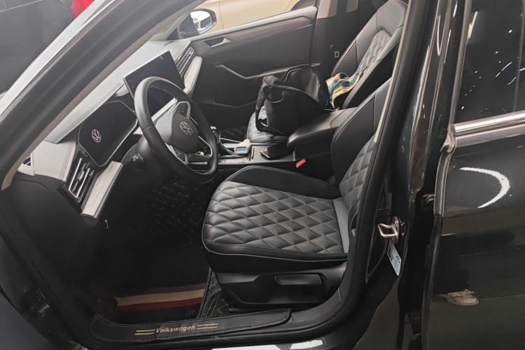 Used Volkswagen Sagitar 2023 300TSI DSG Excellence Edition Left Front Seat