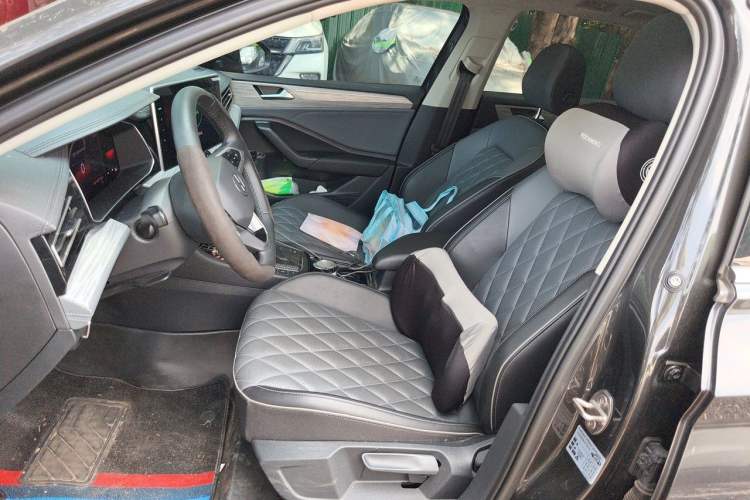 Used Volkswagen Sagitar 2023 300TSI DSG Excellence Edition Left Front Seat