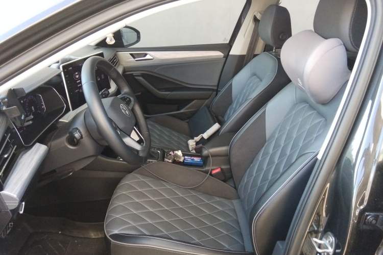 Used Volkswagen Sagitar 2023 300TSI DSG Excellence Edition Left Front Seat