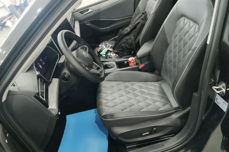 Used Volkswagen Sagitar 2023 300TSI DSG Excellence Edition Left Front Seat