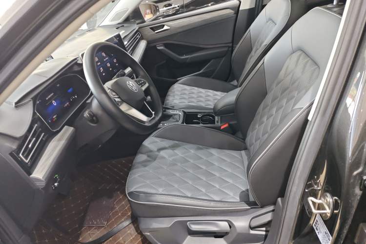 Used Volkswagen Sagitar 2023 300TSI DSG Excellence Edition Left Front Seat