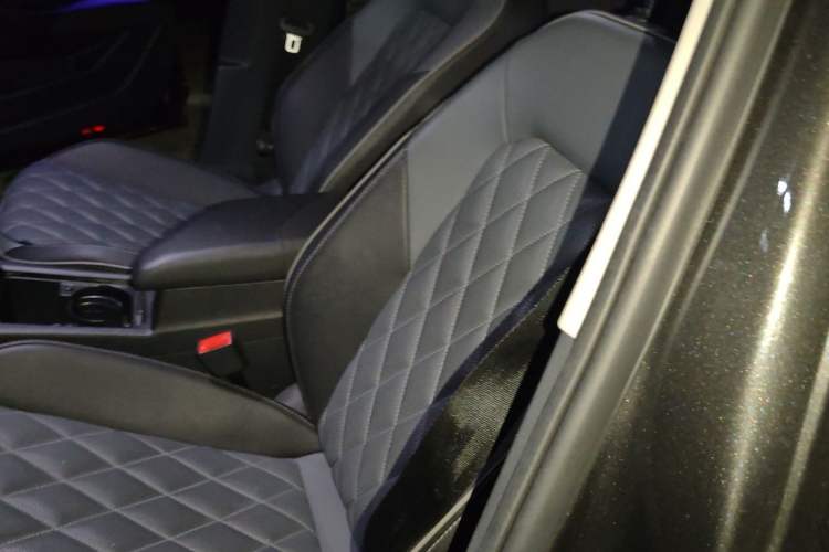 Used Volkswagen Sagitar 2023 300TSI DSG Excellence Edition Left Front Seat