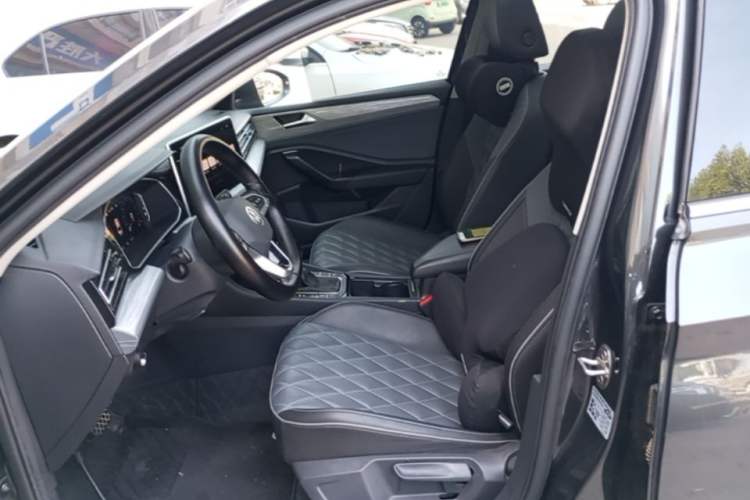 Used Volkswagen Sagitar 2023 280TSI DSG Excellence Edition Left Front Seat