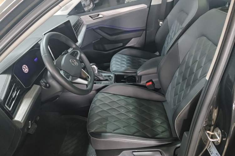 Used Volkswagen Sagitar 2023 300TSI DSG Excellence Edition Left Front Seat