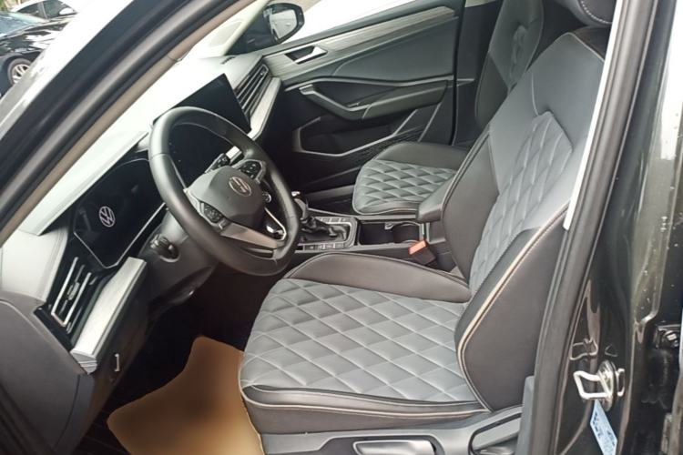 Used Volkswagen Sagitar 2023 300TSI DSG Excellence Edition Left Front Seat