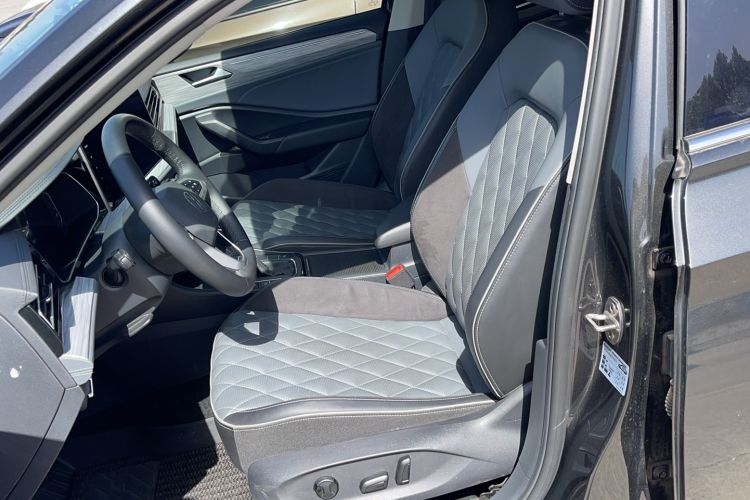 Used Volkswagen Sagitar 2023 300TSI DSG Excellence Edition Left Front Seat