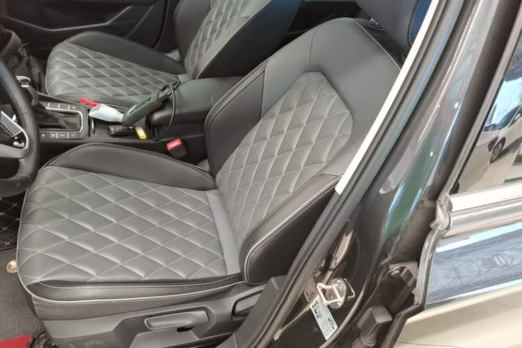 Used Volkswagen Sagitar 2023 200TSI DSG Excellence Edition Left Front Seat