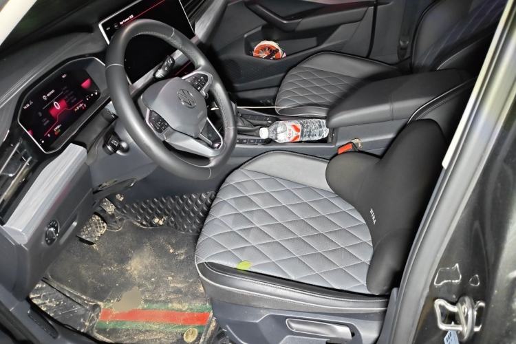 Used Volkswagen Sagitar 2023 300TSI DSG Excellence Edition Left Front Seat