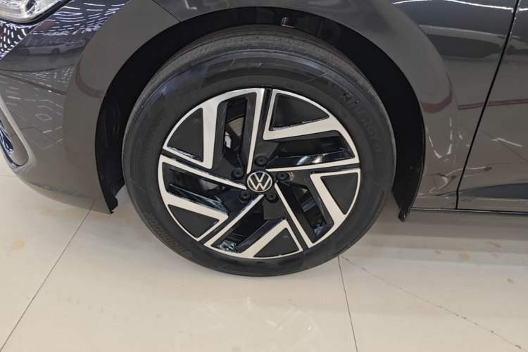 Used Volkswagen Sagitar 2023 300TSI DSG Excellence Edition Left Front Wheel Hub