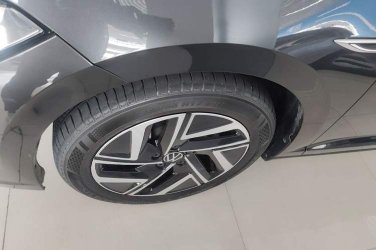 Used Volkswagen Sagitar 2023 300TSI DSG Excellence Edition Left Front Wheel Hub
