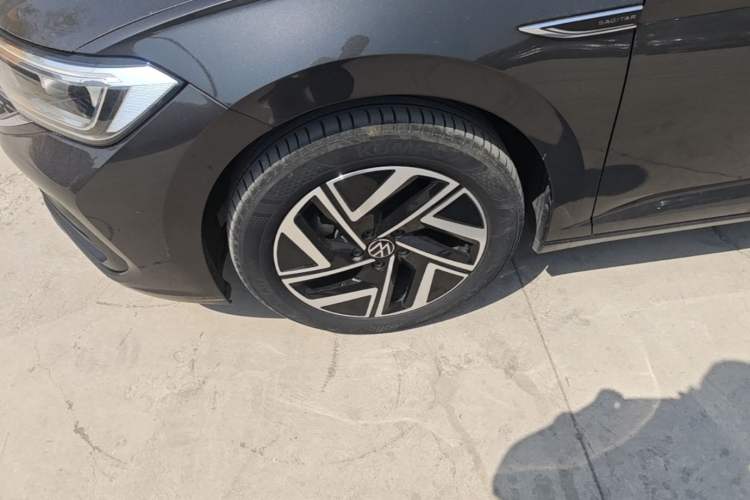 Used Volkswagen Sagitar 2023 300TSI DSG Excellence Edition Left Front Wheel Hub