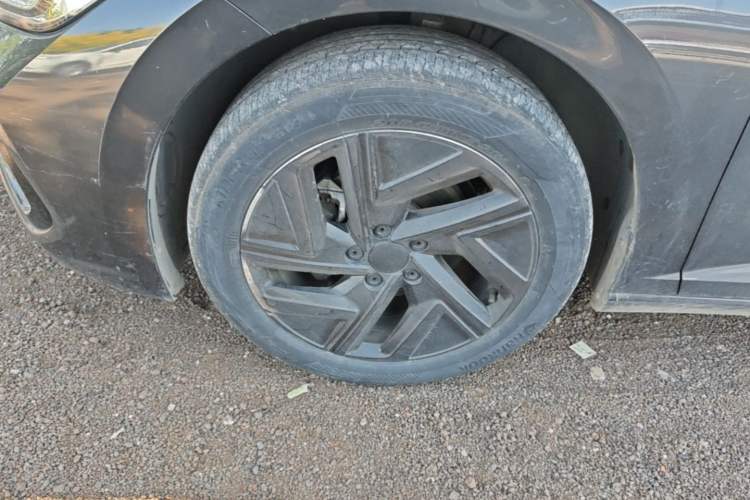 Used Volkswagen Sagitar 2023 280TSI DSG Excellence Plus Edition Left Front Wheel Hub