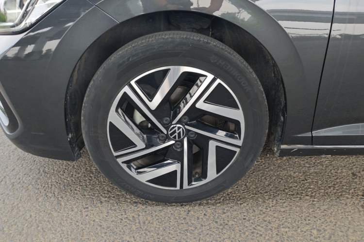 Used Volkswagen Sagitar 2023 300TSI DSG Excellence Edition Left Front Wheel Hub