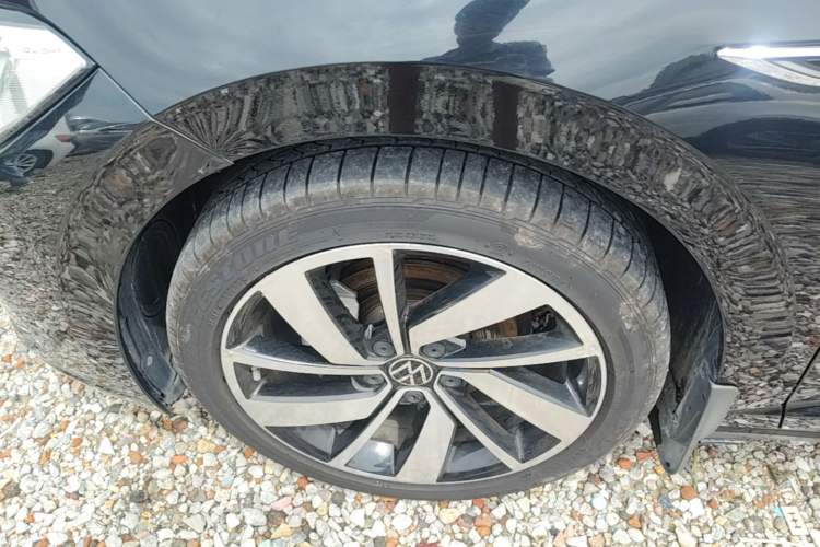 Used Volkswagen Sagitar 2023 300TSI DSG Excellence Edition Left Front Wheel Hub
