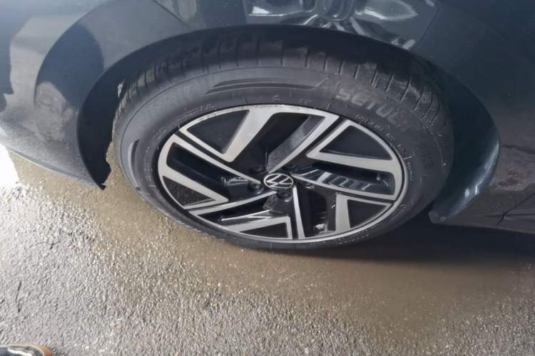 Used Volkswagen Sagitar 2023 300TSI DSG Excellence Edition Left Front Wheel Hub