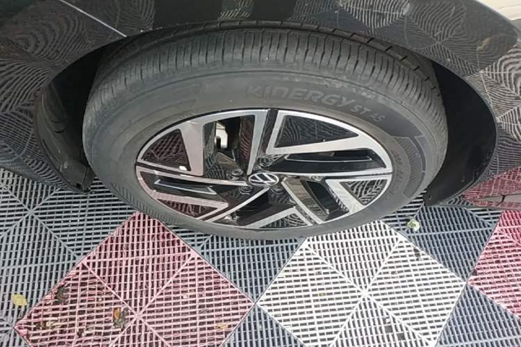 Used Volkswagen Sagitar 2023 300TSI DSG Flyover Edition Left Front Wheel Hub