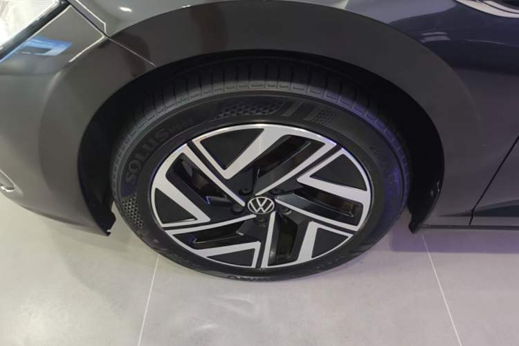 Used Volkswagen Sagitar 2023 300TSI DSG Excellence Edition Left Front Wheel Hub