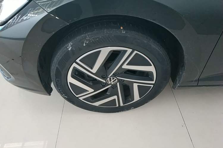 Used Volkswagen Sagitar 2023 300TSI DSG Excellence Edition Left Front Wheel Hub