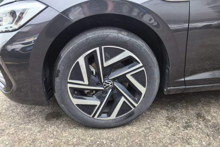 Used Volkswagen Sagitar 2023 300TSI DSG Excellence Edition Left Front Wheel Hub