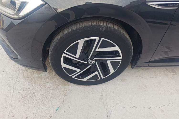 Used Volkswagen Sagitar 2023 300TSI DSG Excellence Edition Left Front Wheel Hub
