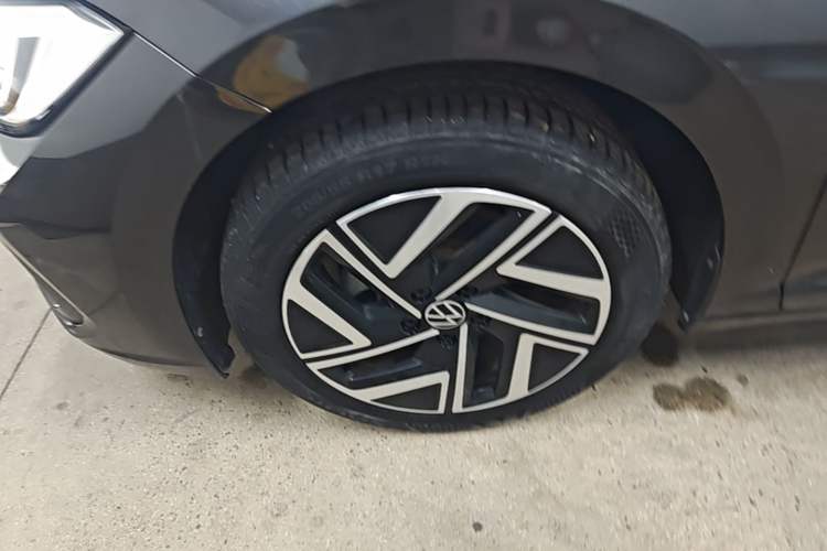 Used Volkswagen Sagitar 2023 280TSI DSG Beyond Lite Edition Left Front Wheel Hub