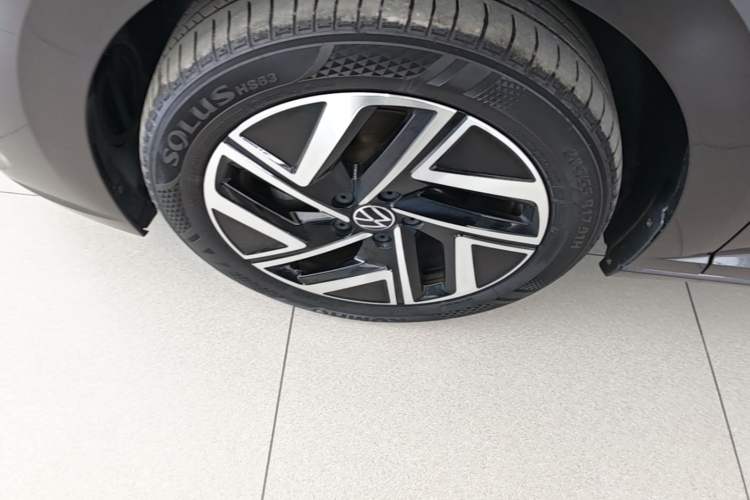 Used Volkswagen Sagitar 2023 300TSI DSG Excellence Edition Left Front Wheel Hub