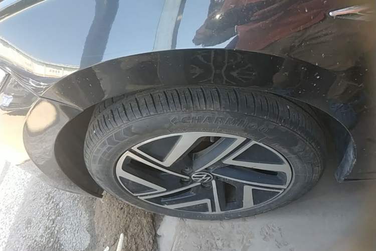 Used Volkswagen Sagitar 2023 300TSI DSG Excellence Edition Left Front Wheel Hub
