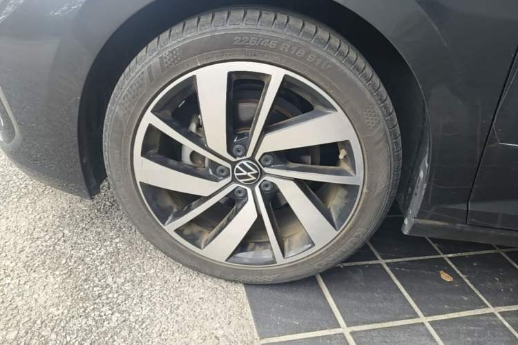 Used Volkswagen Sagitar 2023 300TSI DSG Excellence Edition Left Front Wheel Hub