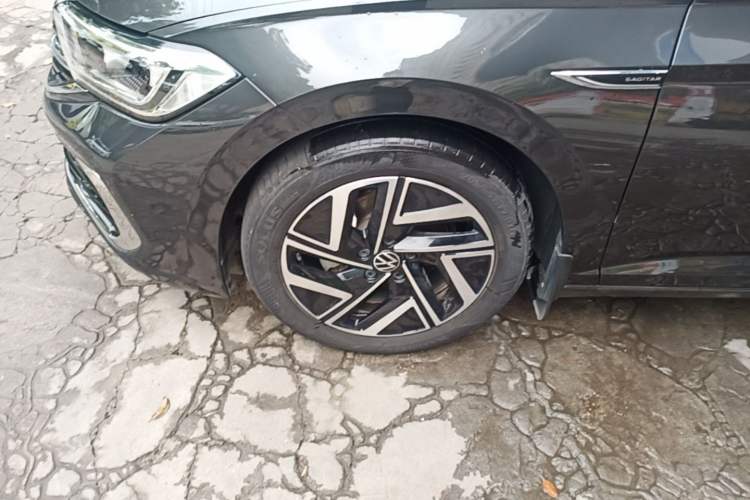 Used Volkswagen Sagitar 2023 300TSI DSG Excellence Edition Left Front Wheel Hub