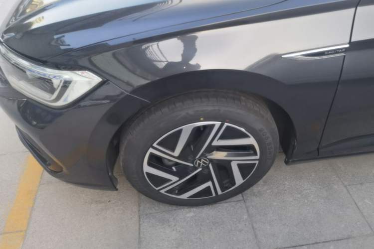 Used Volkswagen Sagitar 2023 300TSI DSG Excellence Edition Left Front Wheel Hub
