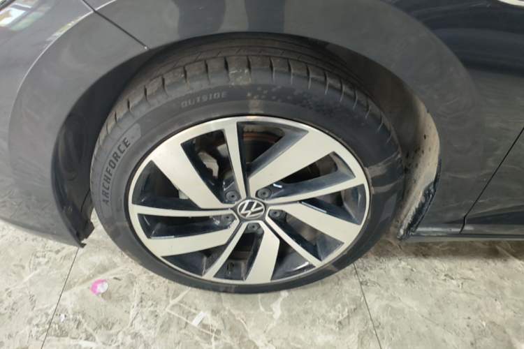 Used Volkswagen Sagitar 2023 300TSI DSG Excellence Edition Left Front Wheel Hub