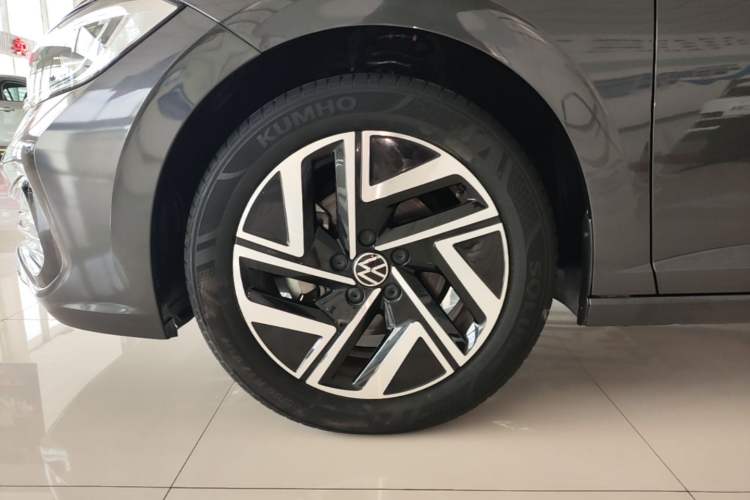 Used Volkswagen Sagitar 2023 300TSI DSG Excellence Edition Left Front Wheel Hub