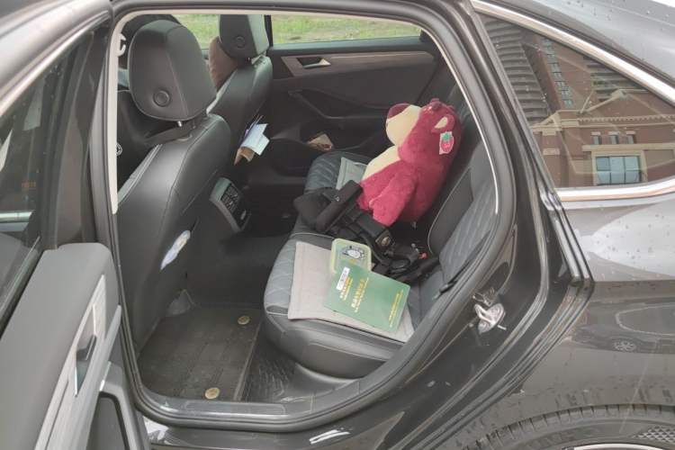 Used Volkswagen Sagitar 2023 300TSI DSG Excellence Edition Left Rear Seat