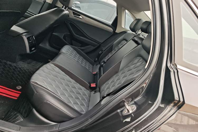 Used Volkswagen Sagitar 2023 300TSI DSG Excellence Edition Left Rear Seat