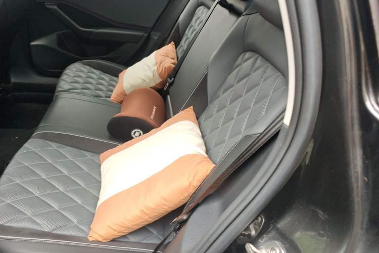 Used Volkswagen Sagitar 2023 300TSI DSG Excellence Edition Left Rear Seat