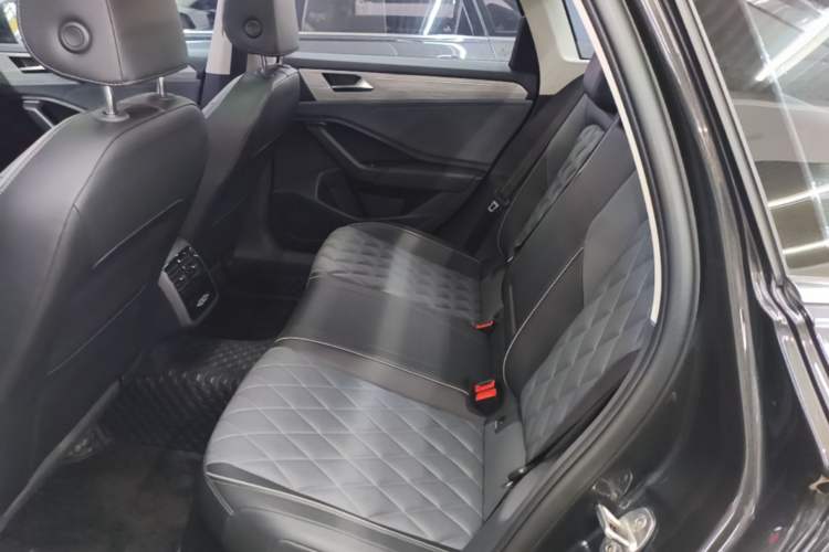 Used Volkswagen Sagitar 2023 300TSI DSG Excellence Edition Left Rear Seat