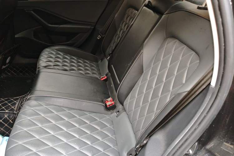Used Volkswagen Sagitar 2023 300TSI DSG Excellence Edition Left Rear Seat