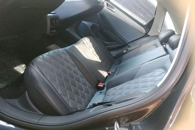 Used Volkswagen Sagitar 2023 300TSI DSG Excellence Edition Left Rear Seat