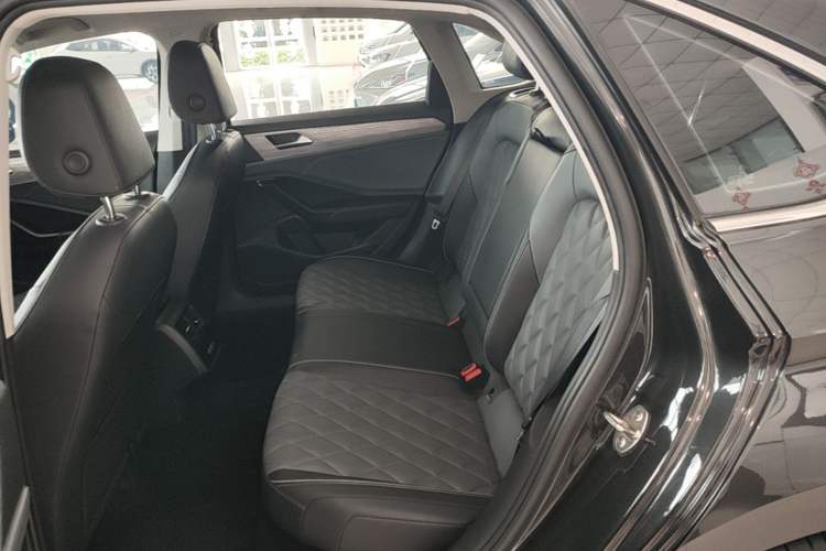 Used Volkswagen Sagitar 2023 300TSI DSG Excellence Edition Left Rear Seat