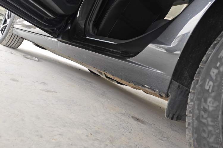Used Volkswagen Sagitar 2023 300TSI DSG Excellence Edition Left Side Sill