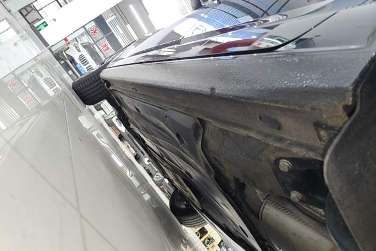 Used Volkswagen Sagitar 2023 300TSI DSG Excellence Edition Left Side Sill