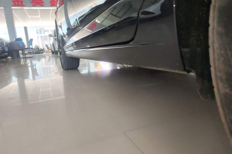 Used Volkswagen Sagitar 2023 300TSI DSG Excellence Edition Left Side Sill