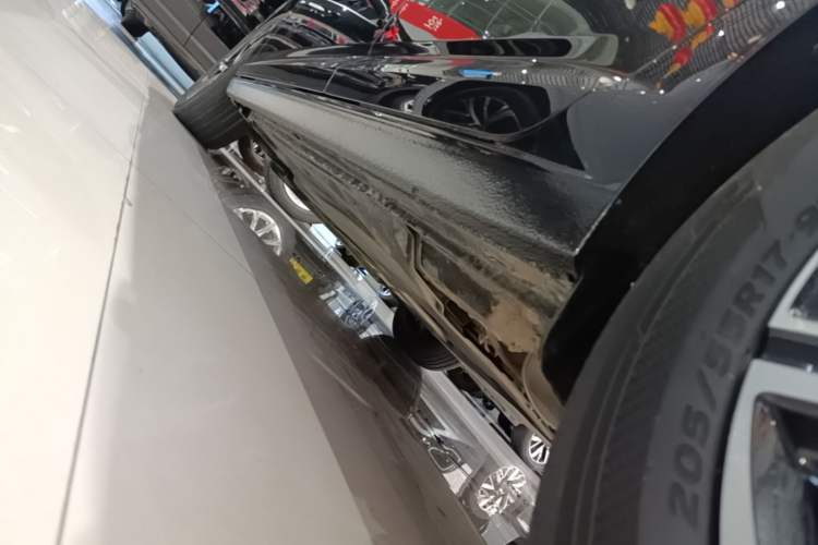 Used Volkswagen Sagitar 2023 300TSI DSG Excellence Edition Left Side Sill