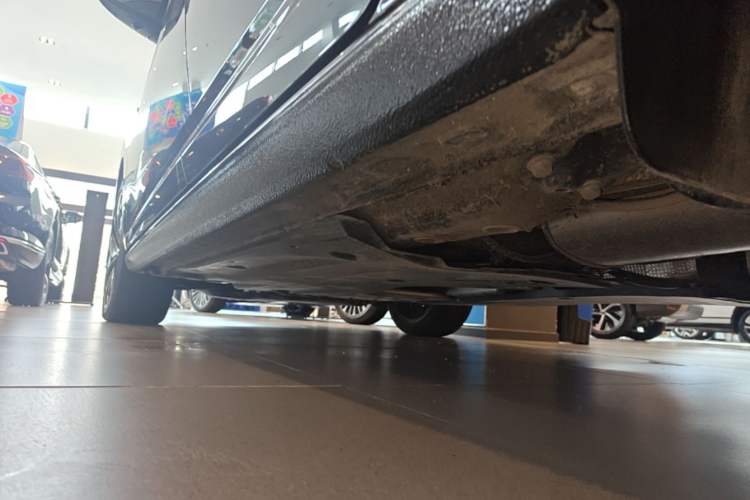 Used Volkswagen Sagitar 2023 300TSI DSG Excellence Edition Left Side Sill