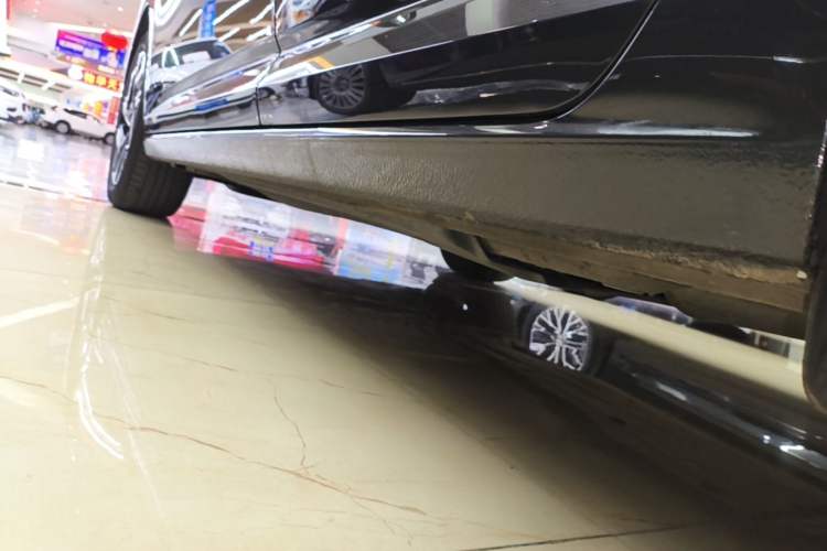 Used Volkswagen Sagitar 2023 300TSI DSG Excellence Edition Left Side Sill