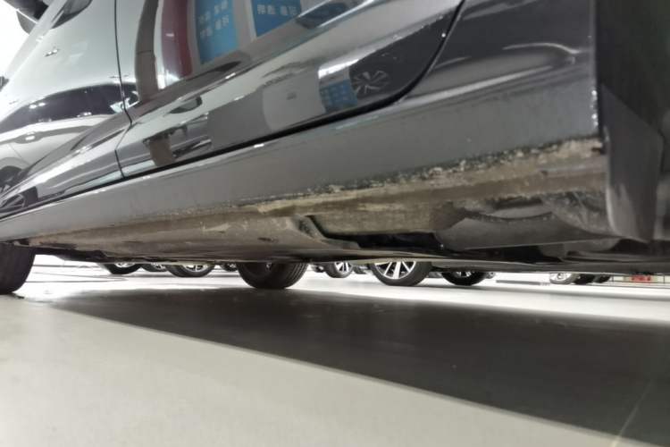 Used Volkswagen Sagitar 2023 300TSI DSG Excellence Edition Left Side Sill